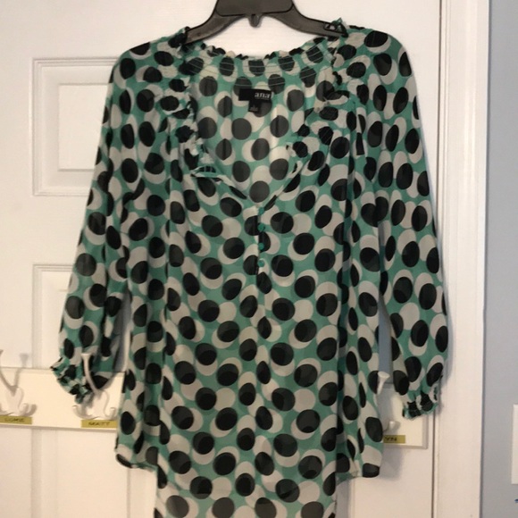 Adorable sheer polka blouse - Picture 1 of 5
